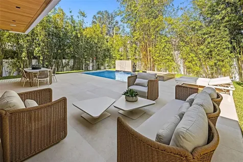 325 W 63rd Street Miami Beach FL 33141