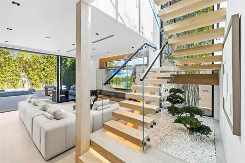 325 W 63rd Street Miami Beach FL 33141
