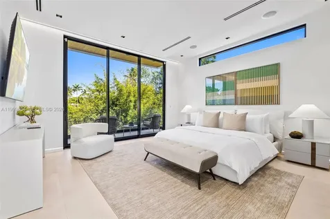 325 W 63rd Street Miami Beach FL 33141