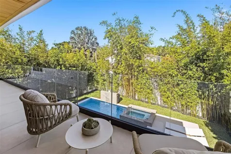 325 W 63rd Street Miami Beach FL 33141