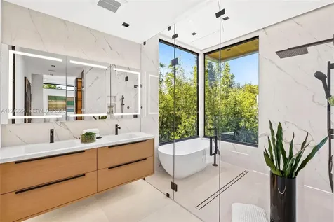 325 W 63rd Street Miami Beach FL 33141