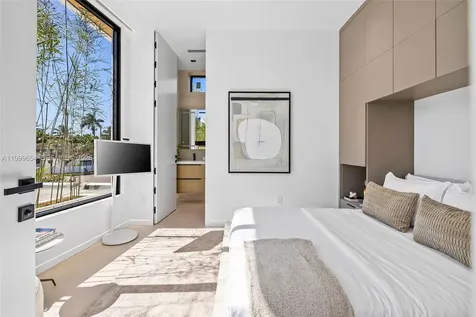 325 W 63rd Street Miami Beach FL 33141