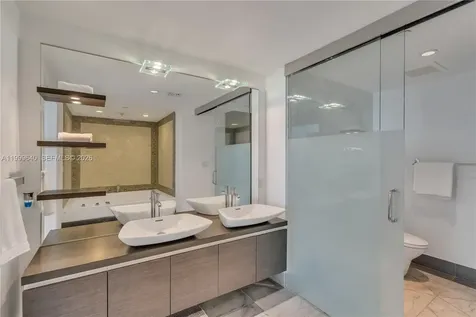 200 Biscayne Boulevard Way Miami FL 33131