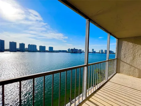17600 N Bay Road Sunny Isles Beach FL 33160