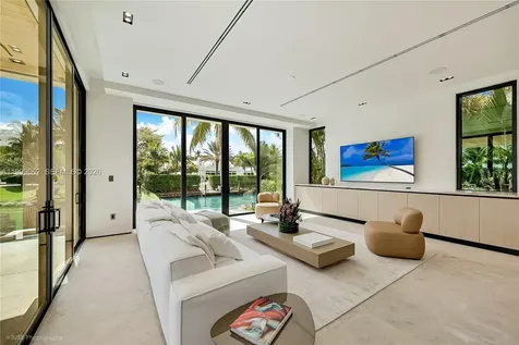 770 Lake Road Miami FL 33137