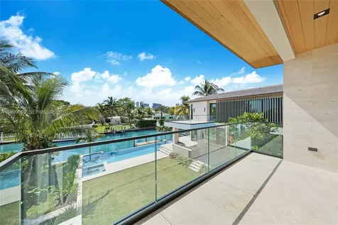 770 Lake Road Miami FL 33137