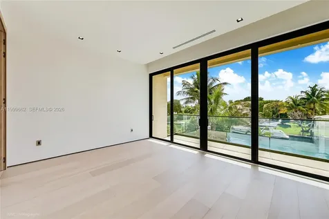 770 Lake Road Miami FL 33137