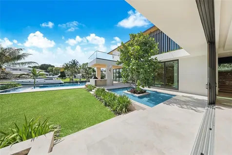770 Lake Road Miami FL 33137