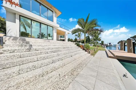 770 Lake Road Miami FL 33137