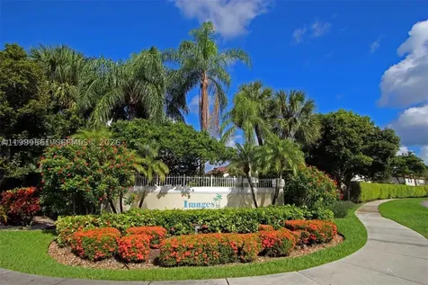 10845 NW 8th Street Pembroke Pines FL 33026