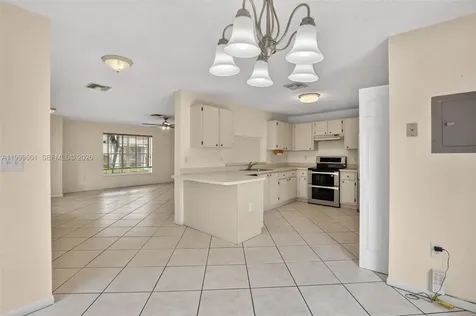 10845 NW 8th Street Pembroke Pines FL 33026