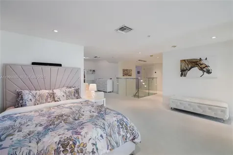 7928 East Drive North Bay Village FL 33141