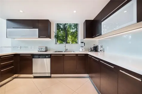 7928 East Drive North Bay Village FL 33141