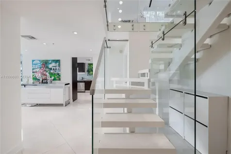 7928 East Drive North Bay Village FL 33141