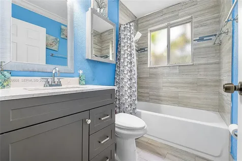 7659 Tamarac Island Circle Tamarac FL 33321