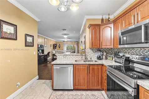 7659 Tamarac Island Circle Tamarac FL 33321