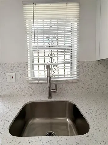 1460 W 41st Street Hialeah FL 33012