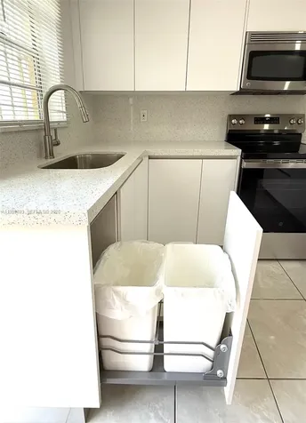 1460 W 41st Street Hialeah FL 33012