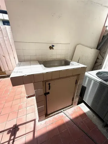 1460 W 41st Street Hialeah FL 33012