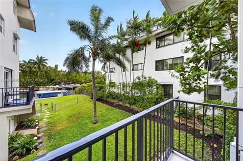 6815 Edgewater Drive Coral Gables FL 33133