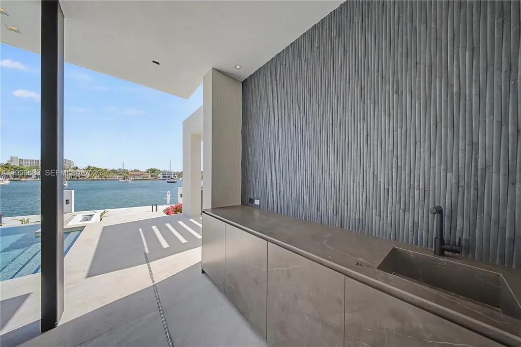 1400 W Lake Drive Fort Lauderdale FL 33316