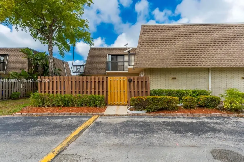 8107 SW 23rd Court North Lauderdale FL 33068