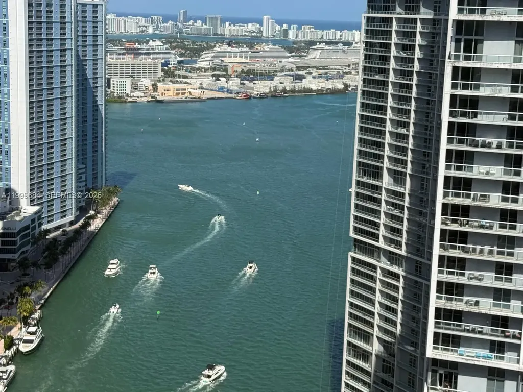 77 SE 5th Street Miami FL 33131