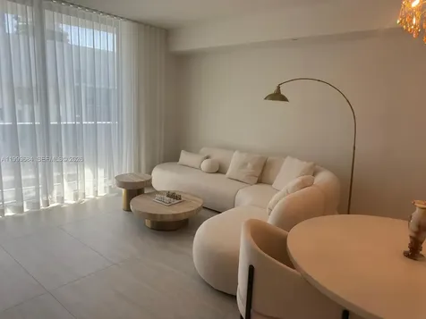 77 SE 5th Street Miami FL 33131