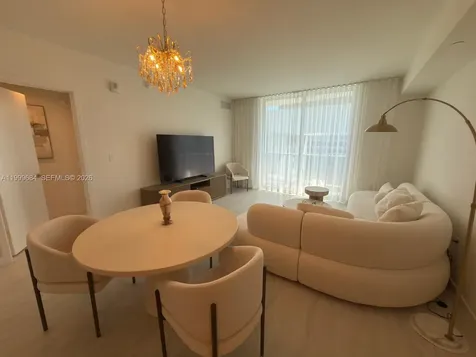 77 SE 5th Street Miami FL 33131