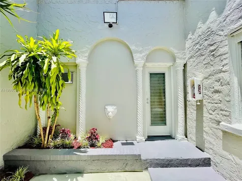 442 SW 10th Avenue Miami FL 33130