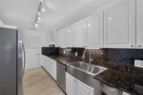 1413 Sunset Harbour Drive Miami Beach FL 33139