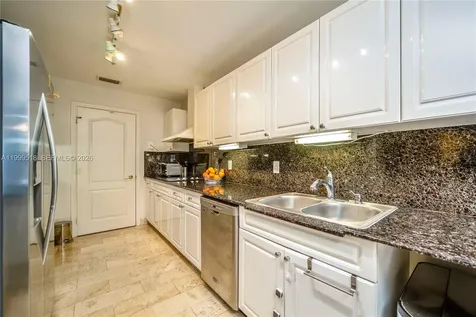 1413 Sunset Harbour Drive Miami Beach FL 33139