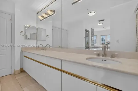 1413 Sunset Harbour Drive Miami Beach FL 33139