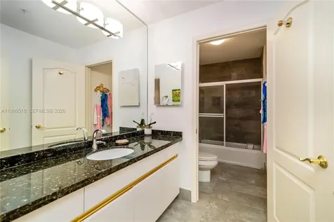 1413 Sunset Harbour Drive Miami Beach FL 33139