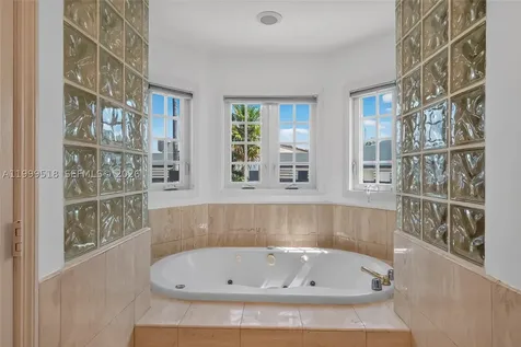 1413 Sunset Harbour Drive Miami Beach FL 33139