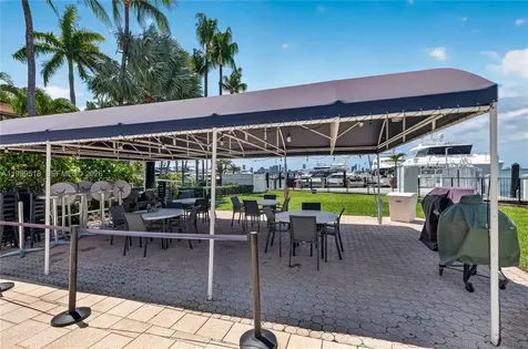 1413 Sunset Harbour Drive Miami Beach FL 33139