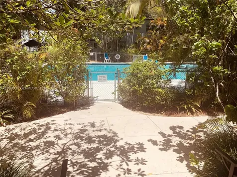 5605 SW 80th Street Miami FL 33143