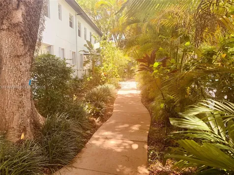 5605 SW 80th Street Miami FL 33143