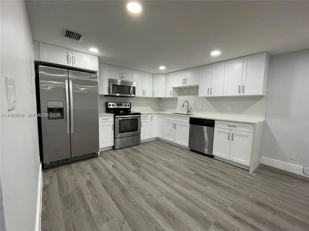 4725 SW 62nd Avenue Davie FL 33314