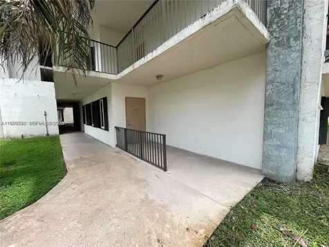 4725 SW 62nd Avenue Davie FL 33314