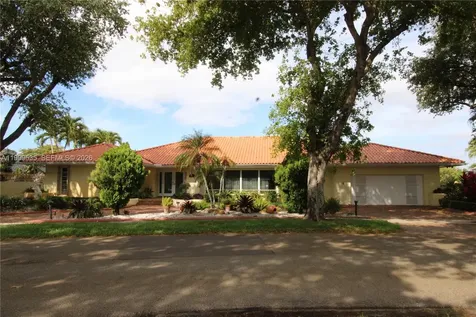 15800 Kingsmoor Way Miami Lakes FL 33014
