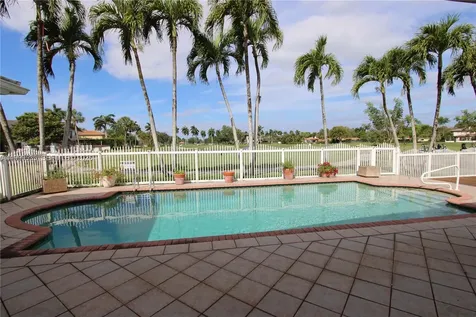 15800 Kingsmoor Way Miami Lakes FL 33014