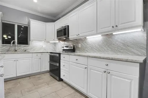 1925 NW 49th Street Miami FL 33142