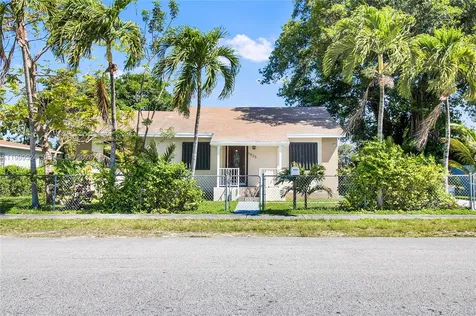 1925 NW 49th Street Miami FL 33142