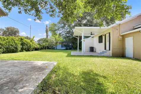 1925 NW 49th Street Miami FL 33142