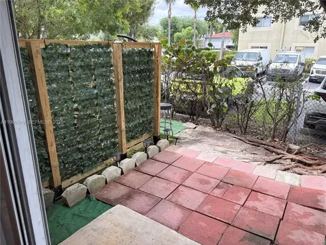 7985 NW 8th Street Miami FL 33126