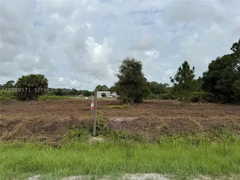 760 N Nogal Street Clewiston FL 33440