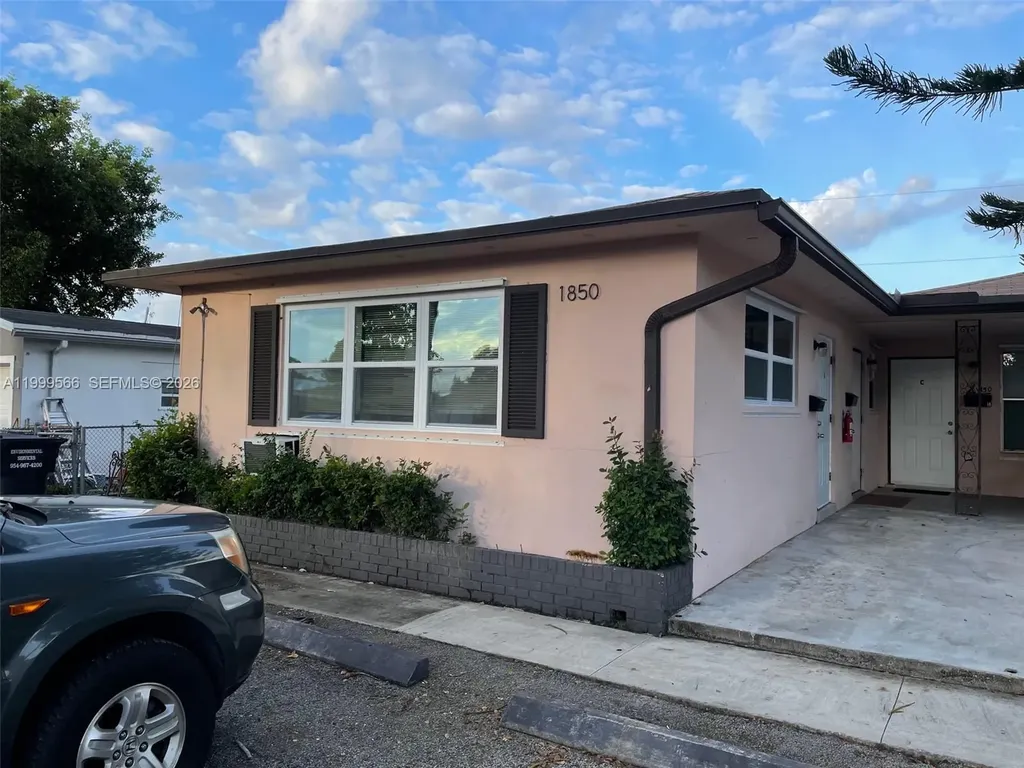 1850 N 27th Avenue Hollywood FL 33020