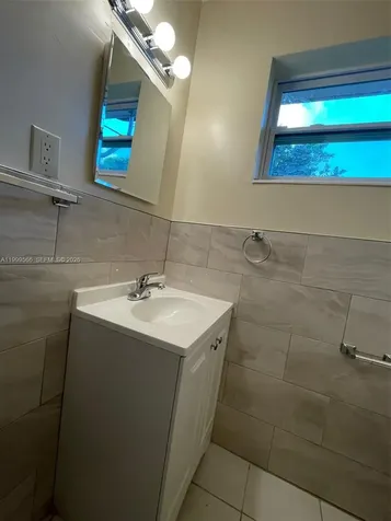 1850 N 27th Avenue Hollywood FL 33020