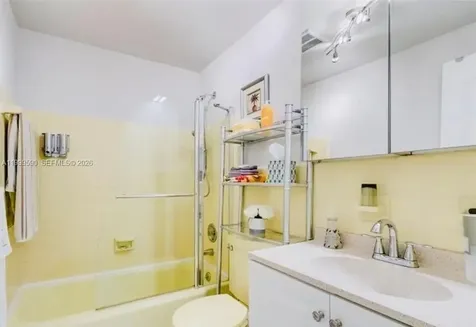 1012 SW 11th Street Hallandale Beach FL 33009